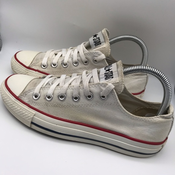 White Chuck Taylor All-Stars Lo-Top Converse w/ Red Trim in Size 7 - Picture 2 of 5